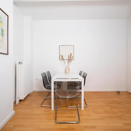 Apartment Favoritestays - 5 Person - Washing Machine - Parking Monchengladbach