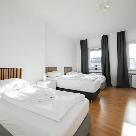 Favoritestays - 5 Person - Washing Machine - Parking Mönchengladbach