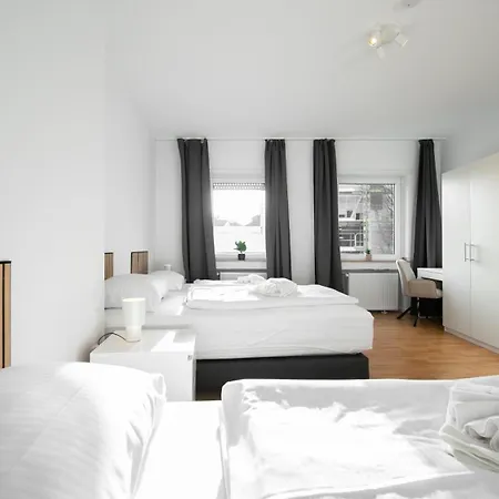 Favoritestays - 5 Person - Washing Machine - Parking Apartment