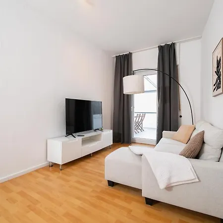 Апартаменты Favoritestays - 5 Person - Washing Machine - Parking Мёнхен-Гладбах