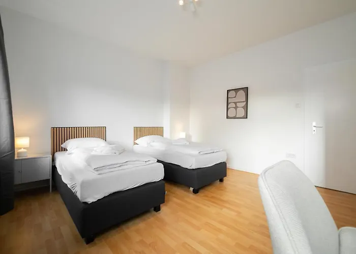 Favoritestays - 5 Person - Washing Machine - Parking Мёнхен-Гладбах