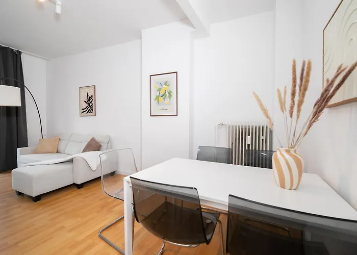 Favoritestays - 5 Person - Washing Machine - Parking Апартаменты Мёнхен-Гладбах